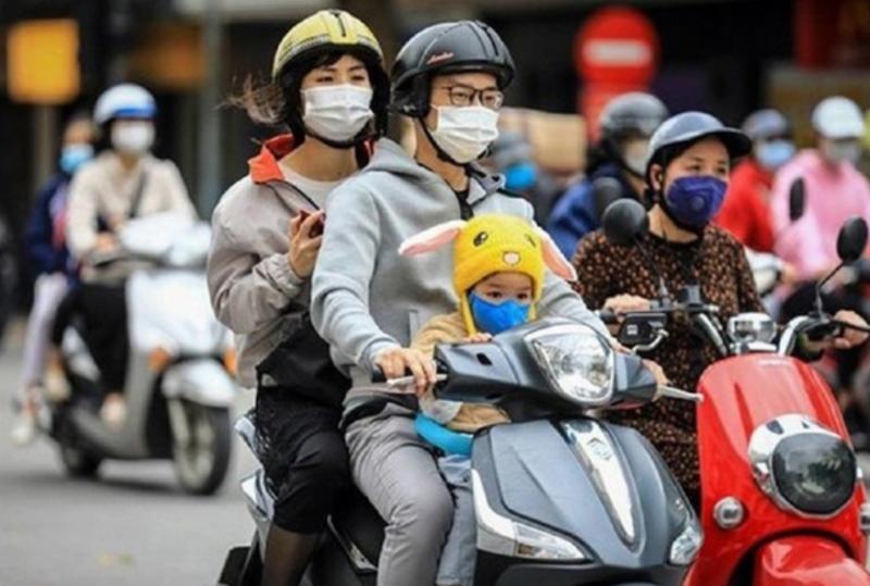 Hình ảnh minh họa thời tiết khác nhau trên đèo Thung Khe: nắng, sương mù, mây
